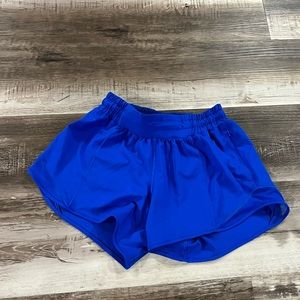 lululemon hotty hot LR shorts 4"